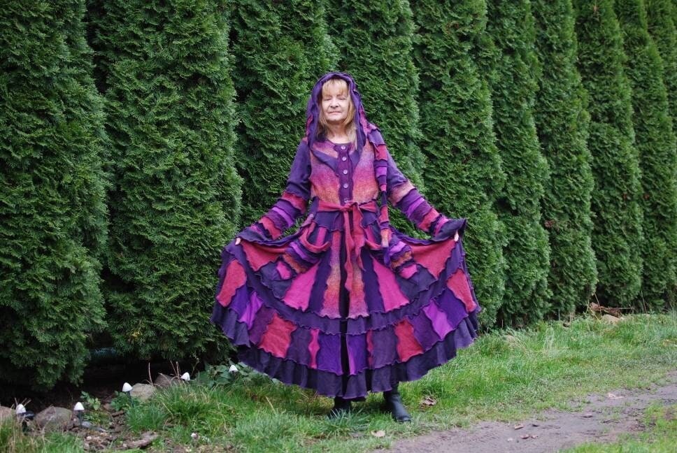 Pani Zmierzchu: Elfia Szata Ombre z Kapturem Gigantem – Fiolet, Róż i Magia Wrzosowisk